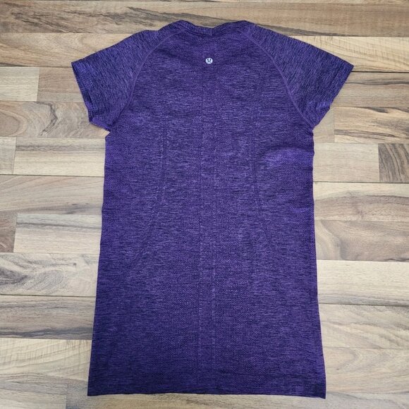 Lululemon Swiftly Tech Short Sleeve Crew T-Shirt Silverescent Court Purple Sz.6 - Picture 1 of 8